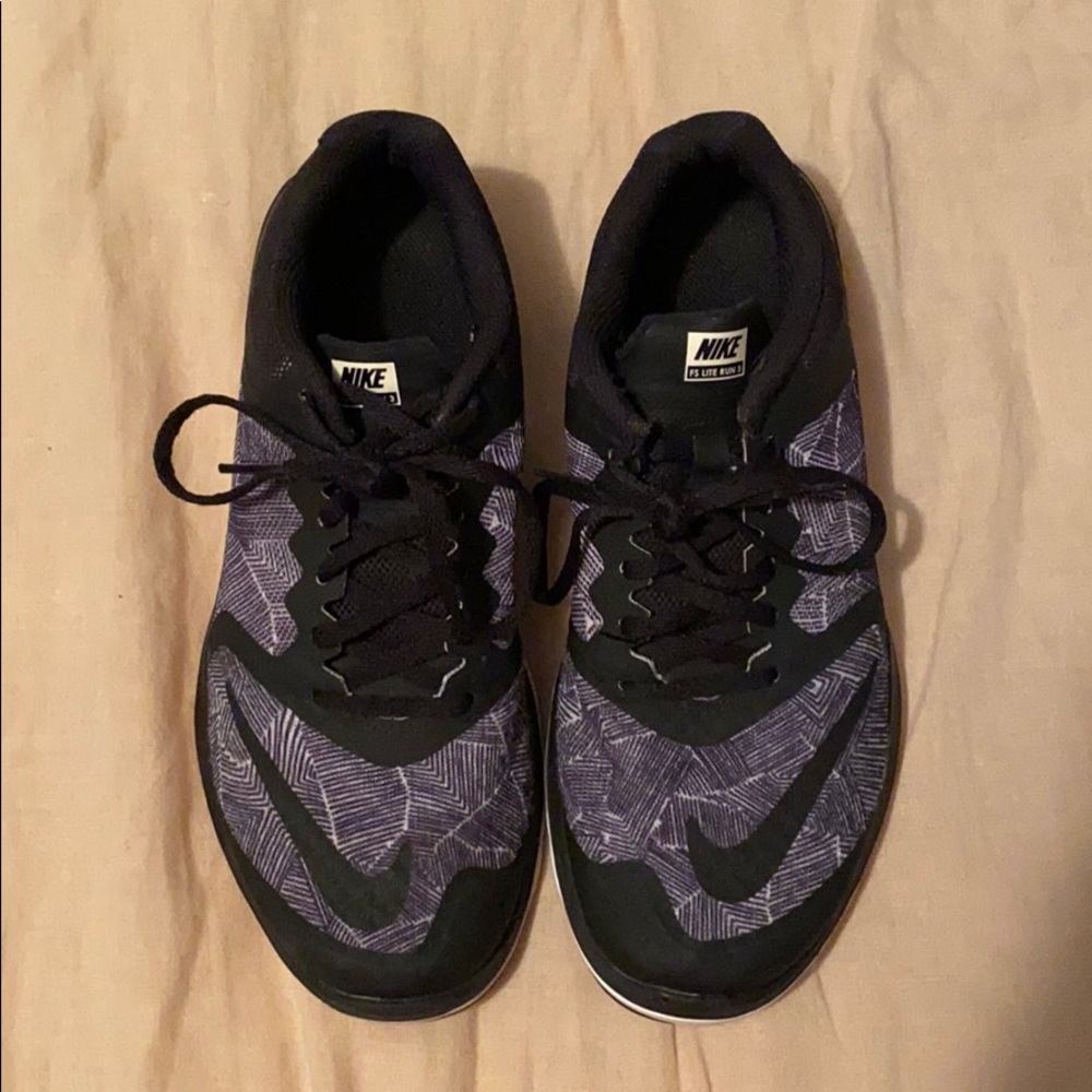 Nike running tennis shoes